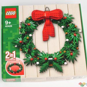 NIB Lego Christmas 2-in-1 Wreath